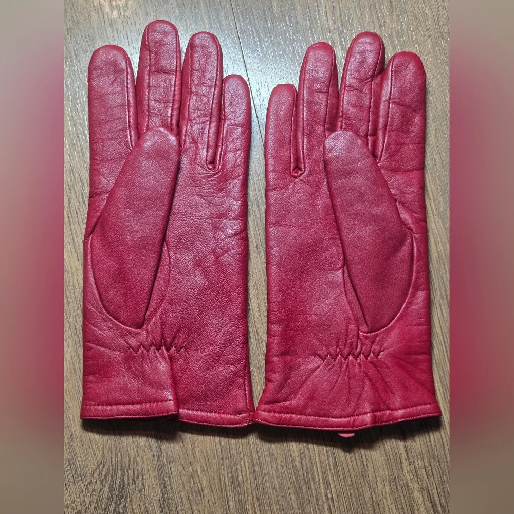 Women's Thinsulate Leather Gloves Crimson Red Color